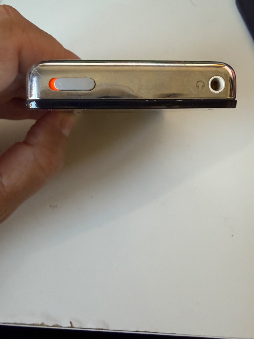 Apple iPod Classic 5.5 Gen 80GB Black (Model A1136) w/charger & camera connector - Picture 10 of 15